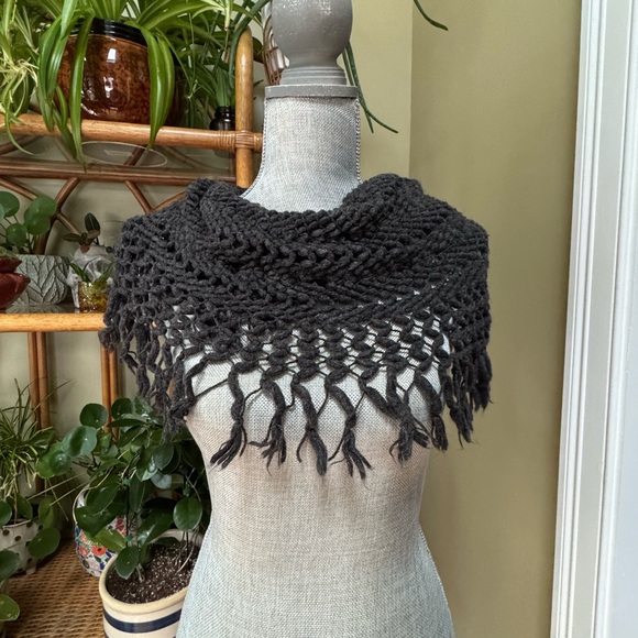 Bundle of 3 American Eagle Crochet Scarves - Picture 5 of 12